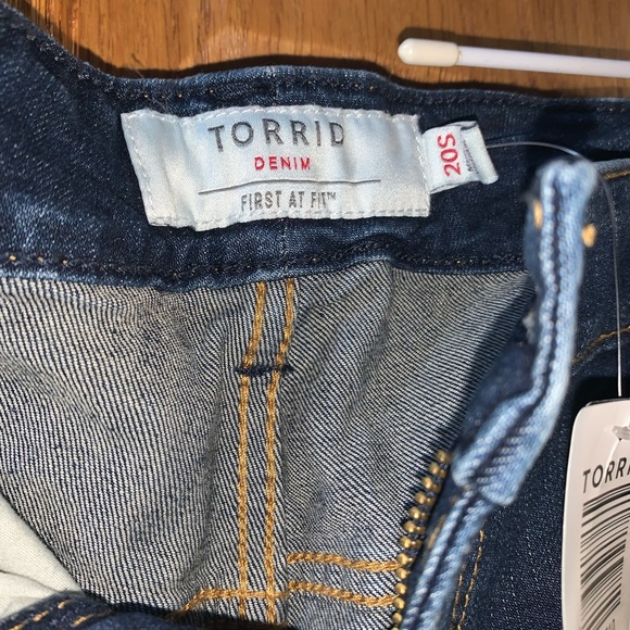 Torrid Slim Boot Jeans, size 20 short, NWT - Picture 3 of 4